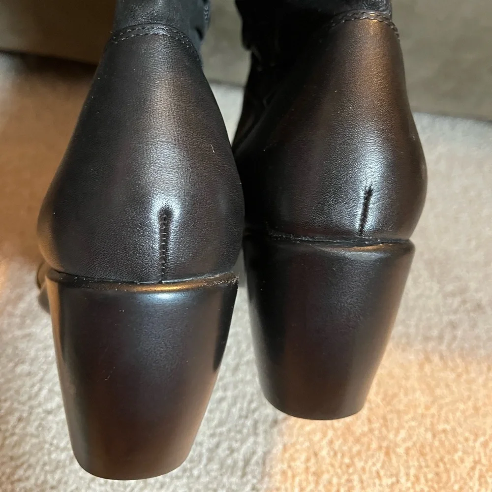 NAOT BLACK LEATHER SLOUCH ANKLE BOOTS 7 EUC - Picture 2 of 4